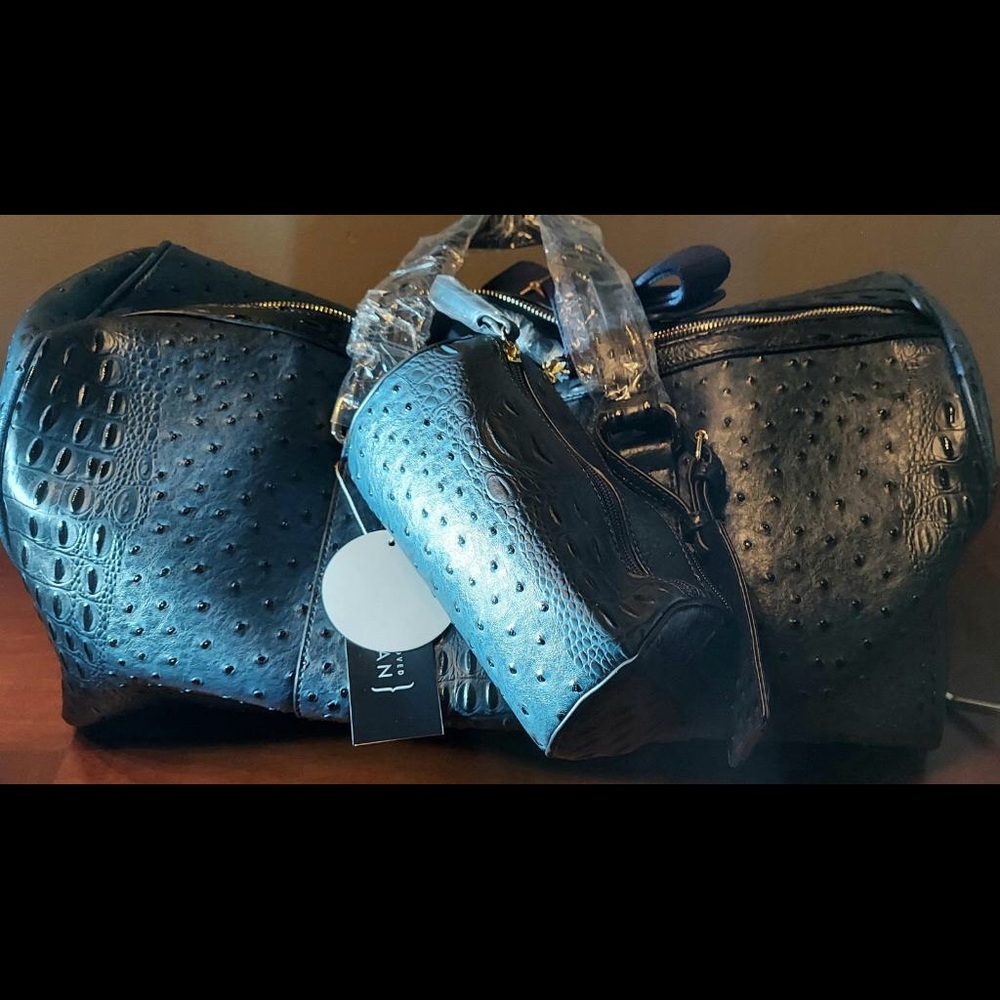 Blue 2 in 1 duffle bag